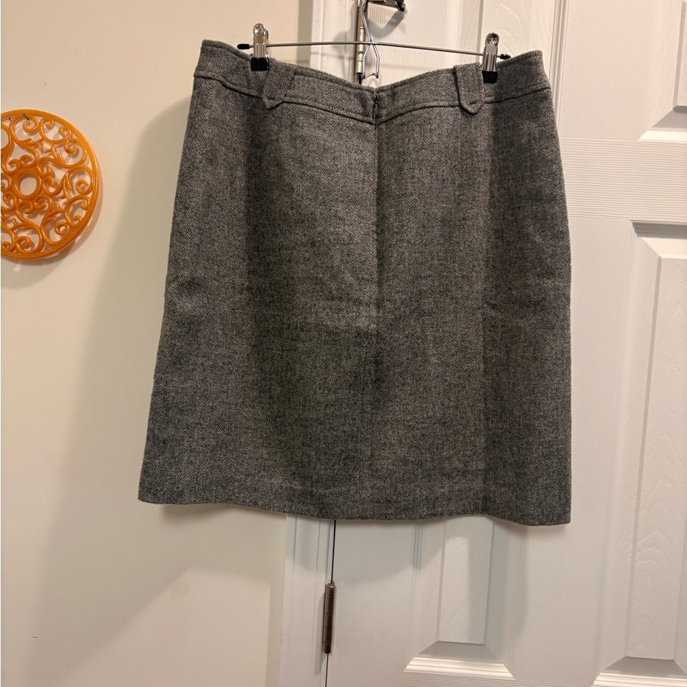 NWT TALBOTS Size 14 Gray Women's Skirt Excellent quality lined Save$$ - Picture 3 of 7